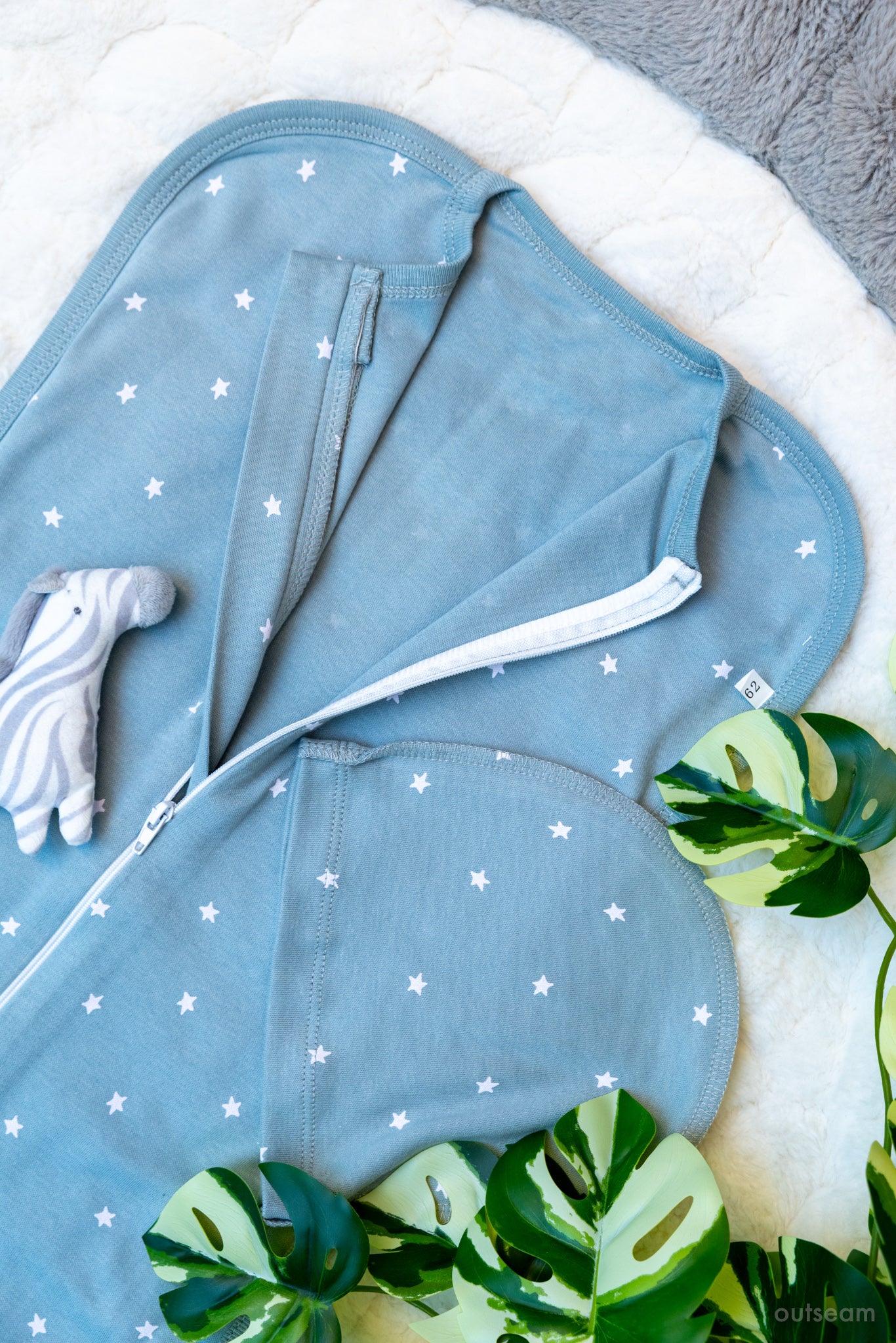 Outseam Newborn Sleep Cocoon Grey — detail view 2